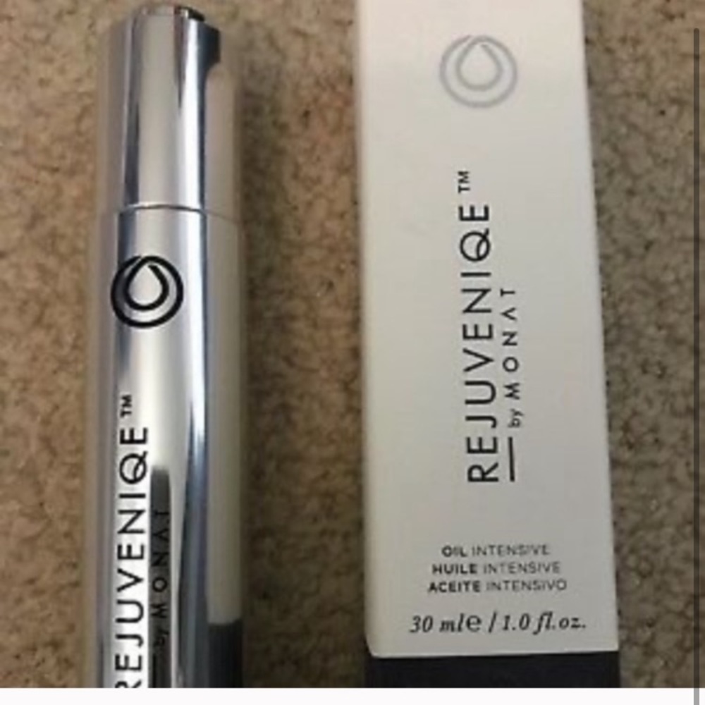 NEVER OPENED * Monat Rejuvenique Oil
